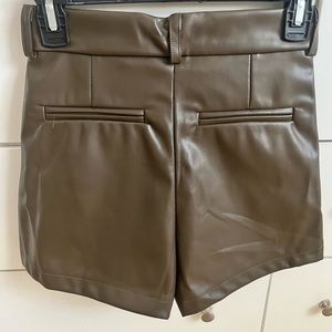 Color verde militar, New